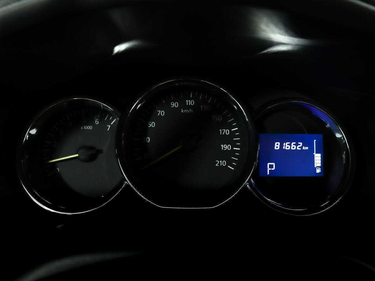 Renault Sandero с пробегом — 2017 год. Фото: #13