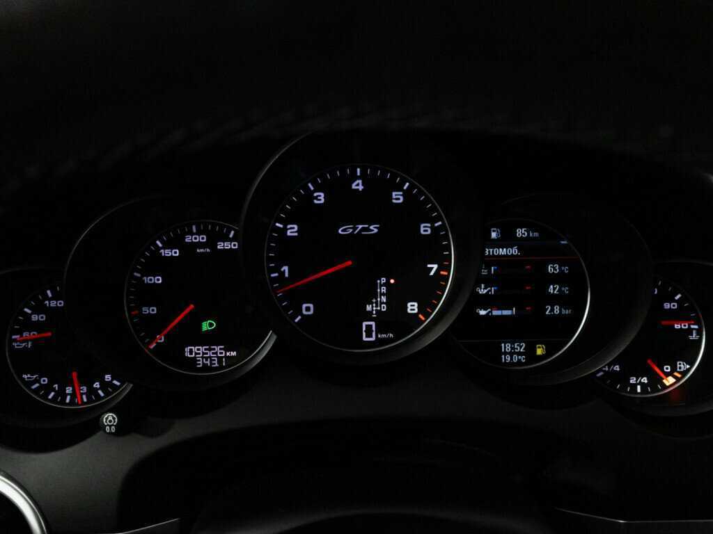 Porsche Cayenne с пробегом — 2015 год. Фото: #11