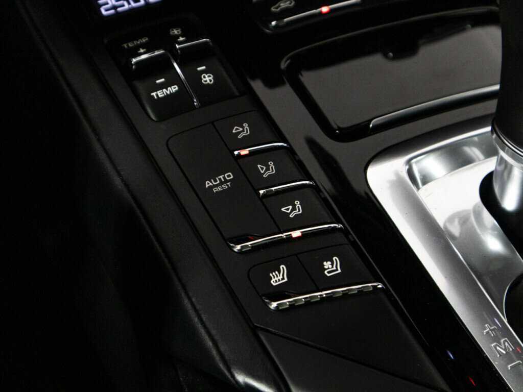 Porsche Cayenne с пробегом — 2015 год. Фото: #21