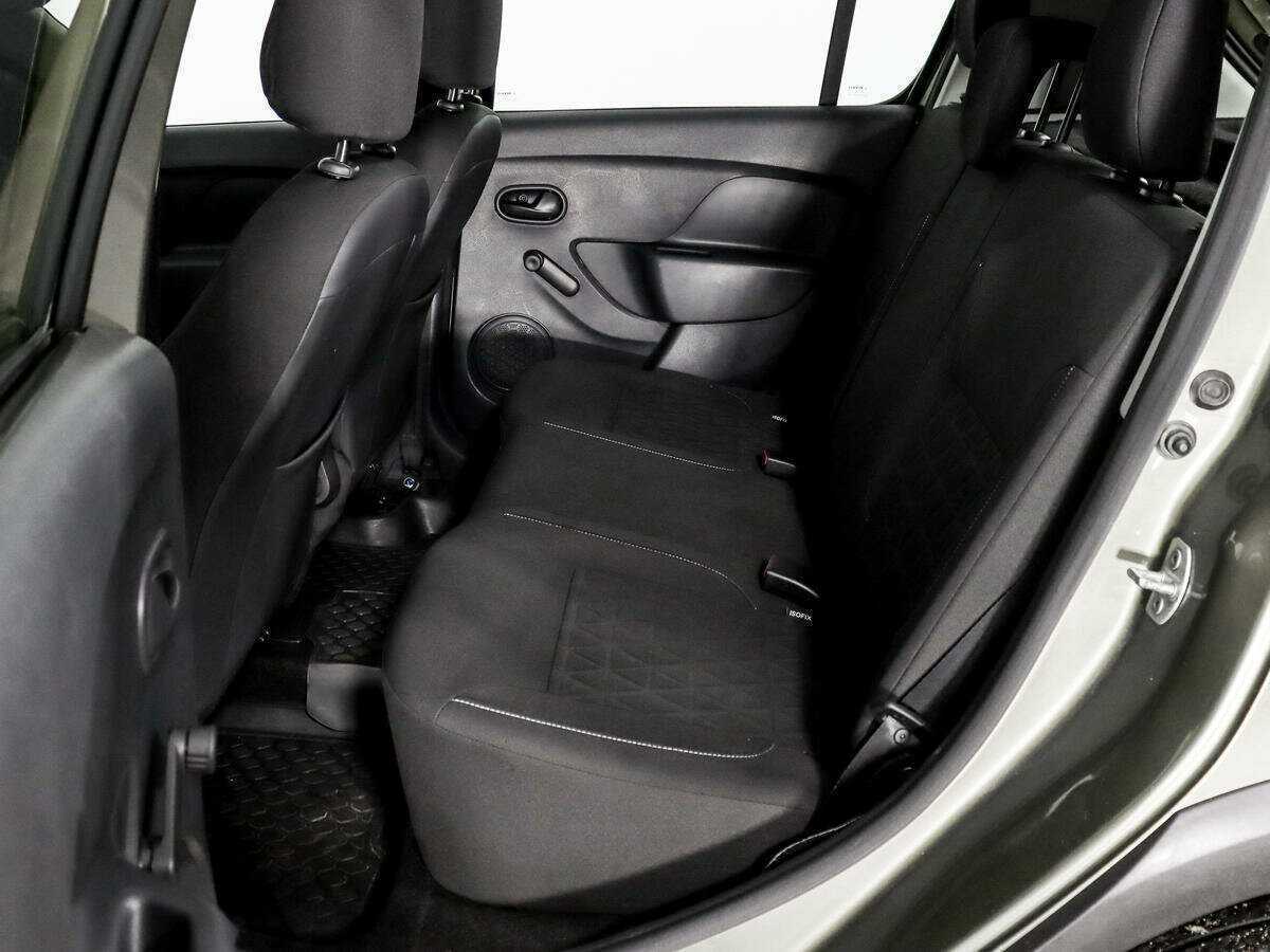 Renault Sandero с пробегом — 2017 год. Фото: #8