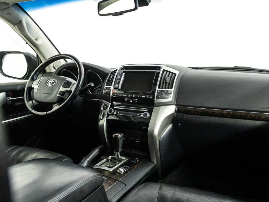 Toyota Land Cruiser с пробегом — 2013 год. Фото: #8