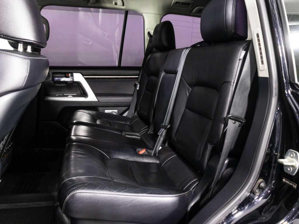 Toyota Land Cruiser с пробегом — 2013 год. Фото: #9