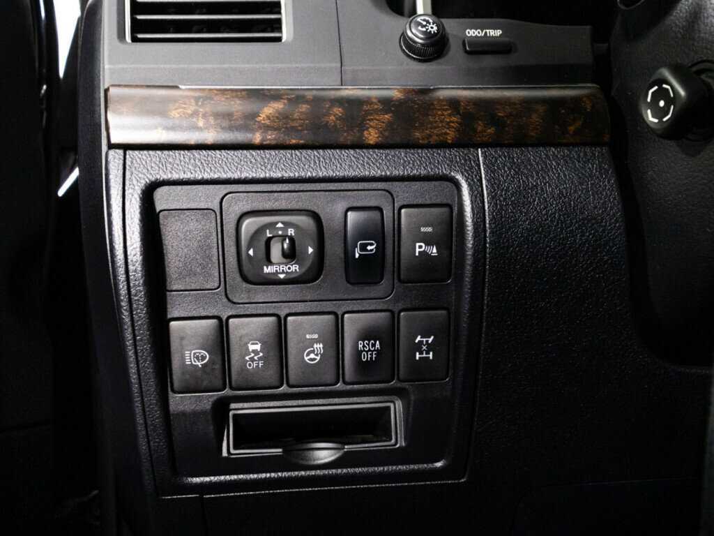 Toyota Land Cruiser с пробегом — 2013 год. Фото: #20