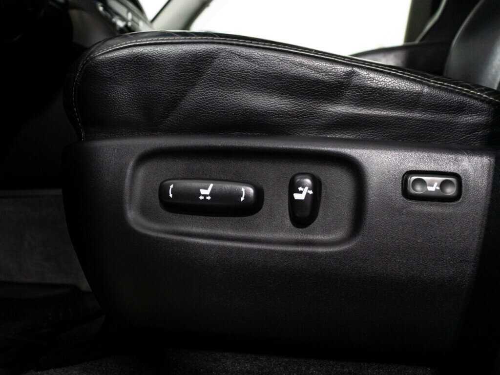 Toyota Land Cruiser с пробегом — 2013 год. Фото: #22