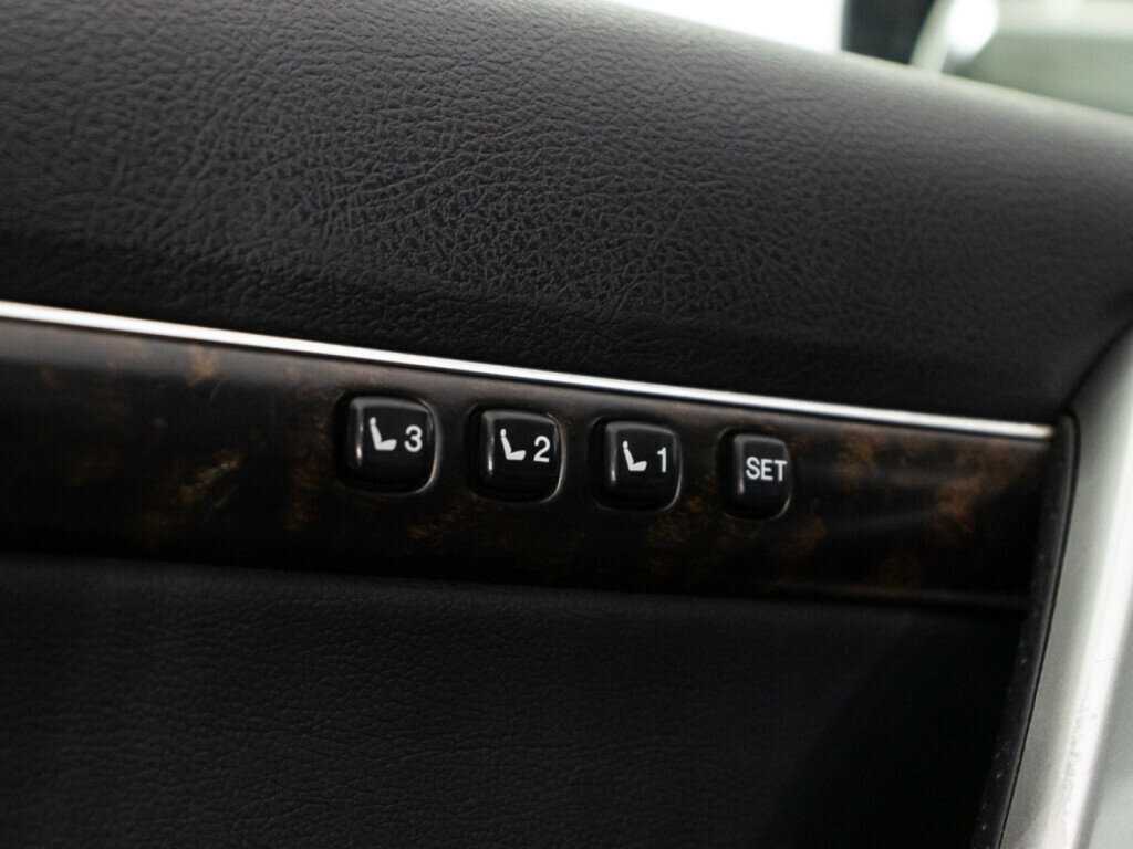 Toyota Land Cruiser с пробегом — 2013 год. Фото: #23