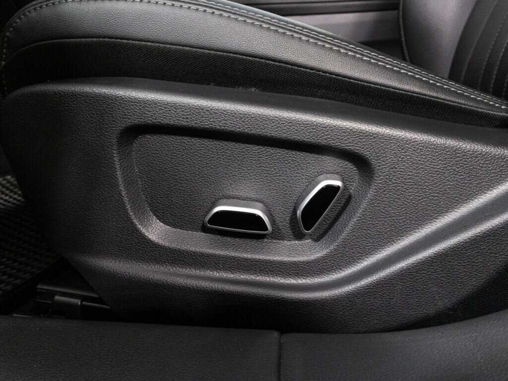 Hongqi H5 с пробегом — 2023 год. Фото: #16