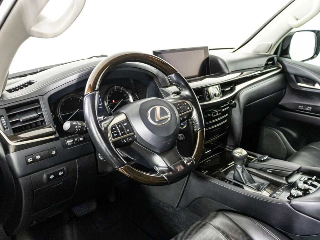 Lexus LX с пробегом — 2017 год. Фото: #10