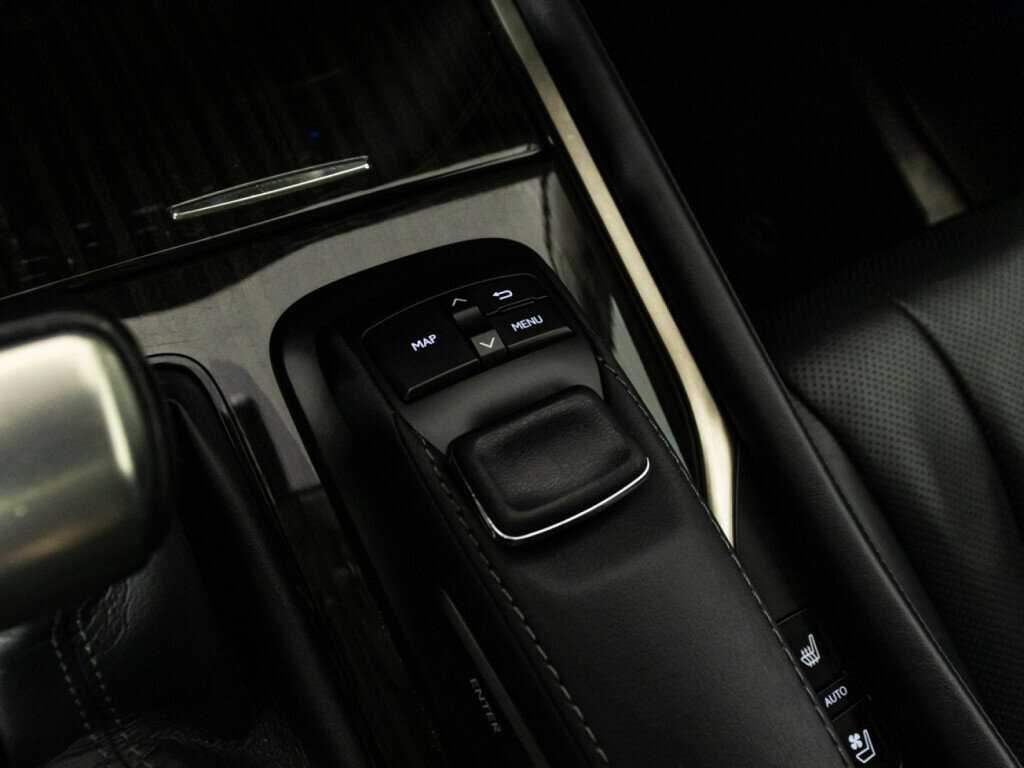 Lexus LX с пробегом — 2017 год. Фото: #19