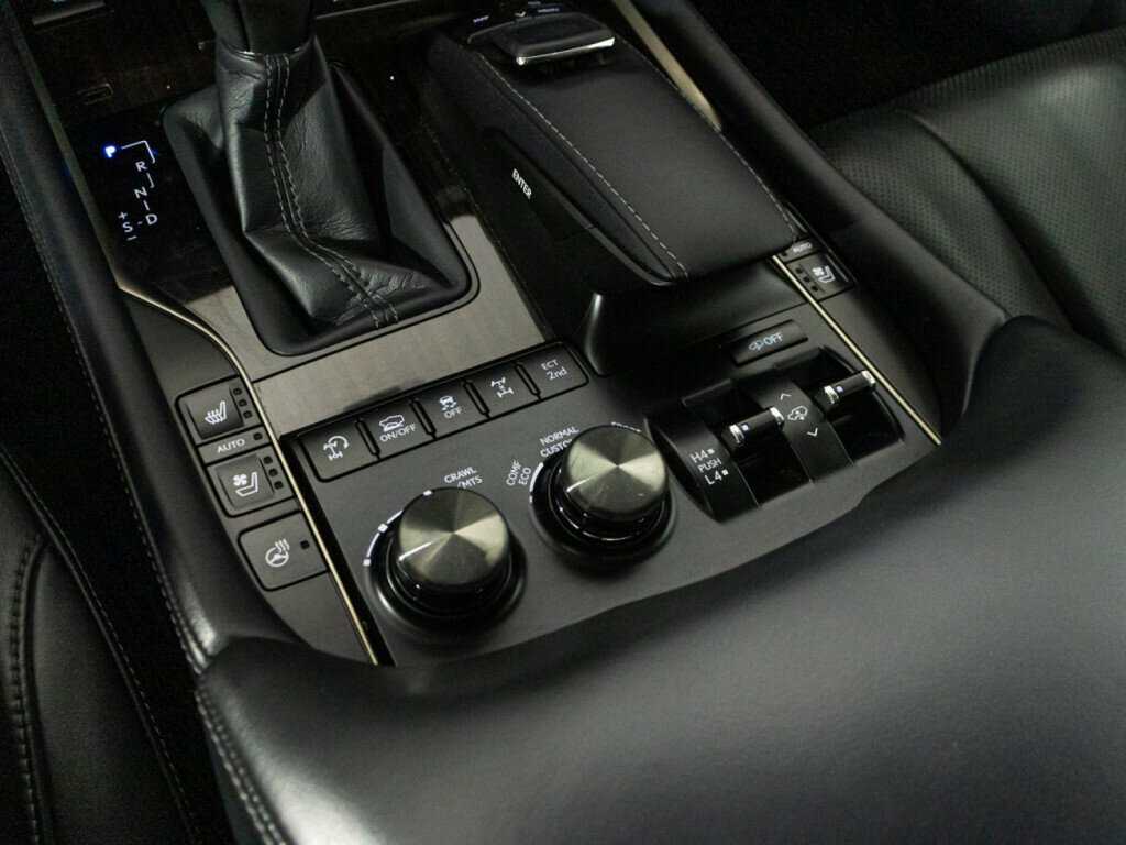 Lexus LX с пробегом — 2017 год. Фото: #20