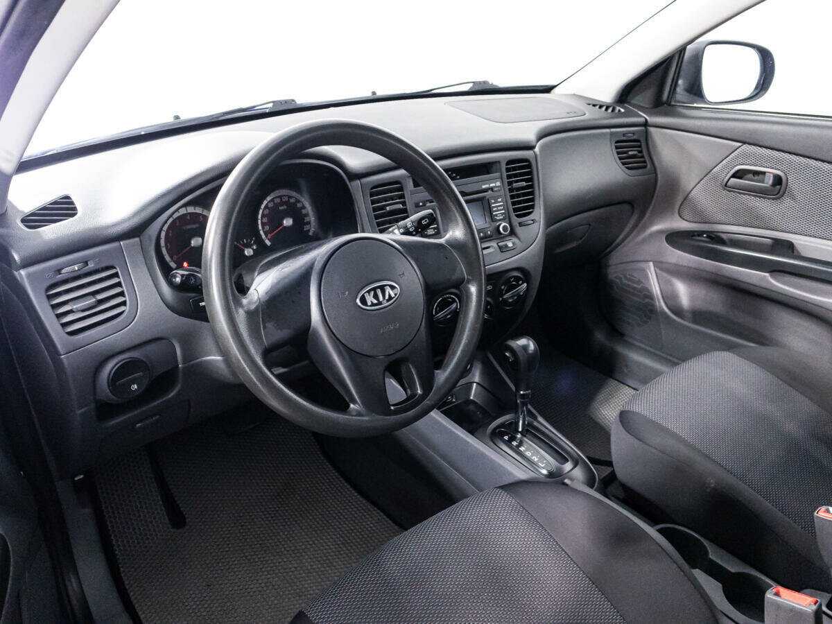 Kia Rio с пробегом — 2010 год. Фото: #10