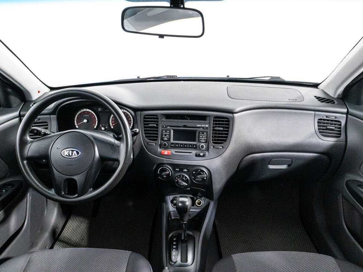 Kia Rio с пробегом — 2010 год. Фото: #12