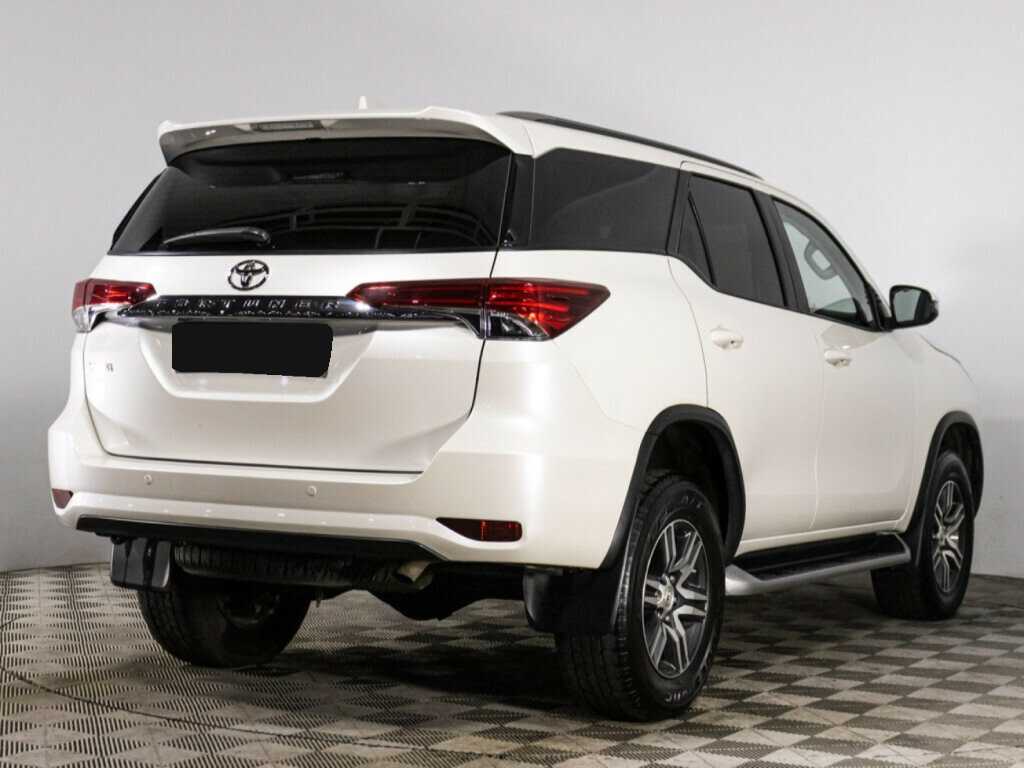 Toyota Fortuner с пробегом — 2019 год. Фото: #3