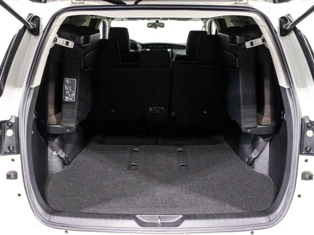 Toyota Fortuner с пробегом — 2019 год. Фото: #12