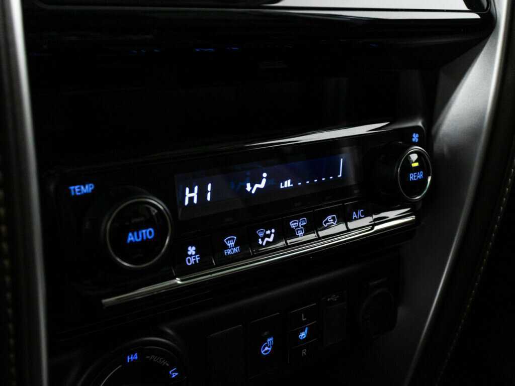 Toyota Fortuner с пробегом — 2019 год. Фото: #15