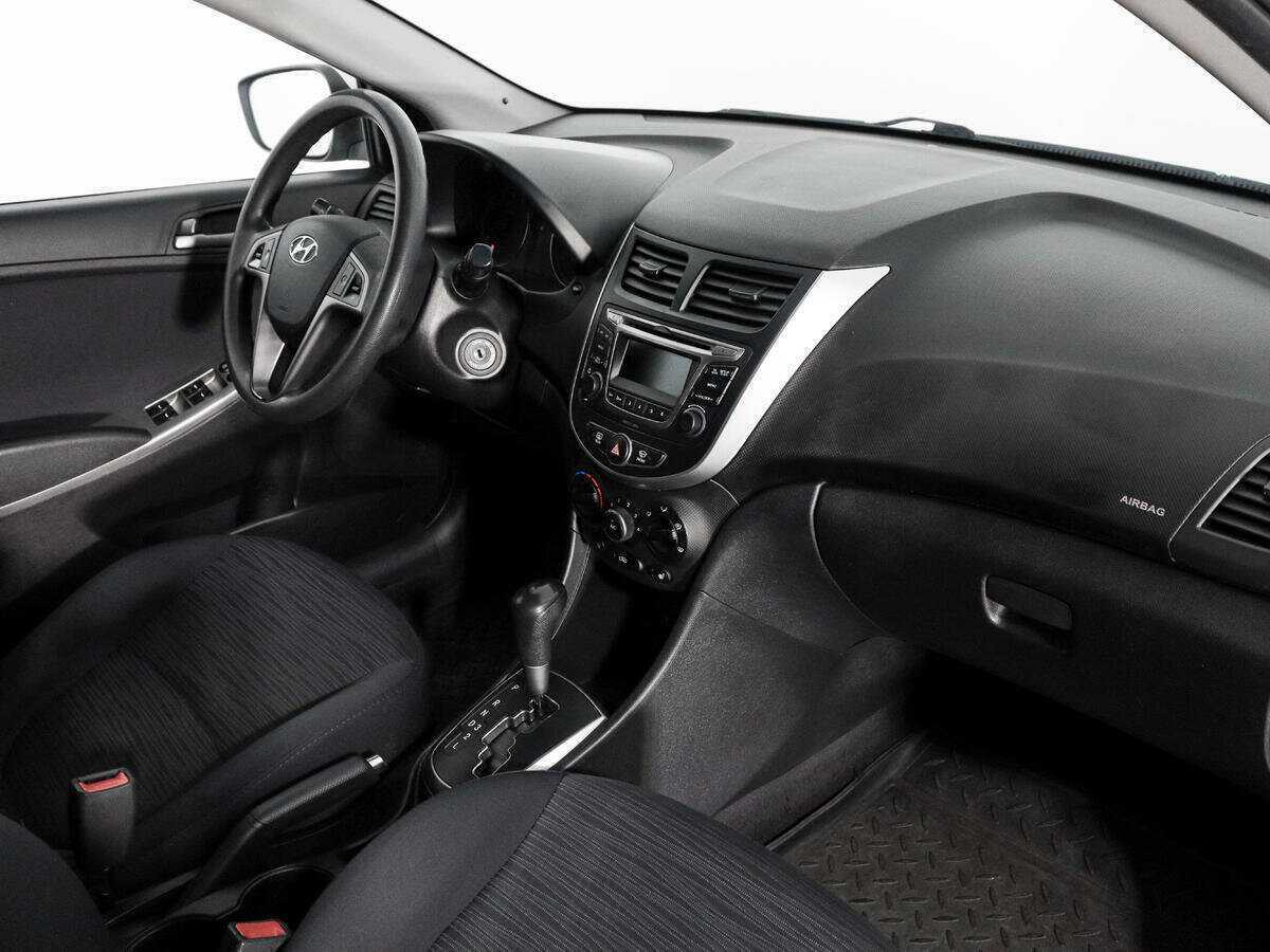 Hyundai Solaris с пробегом — 2016 год. Фото: #10