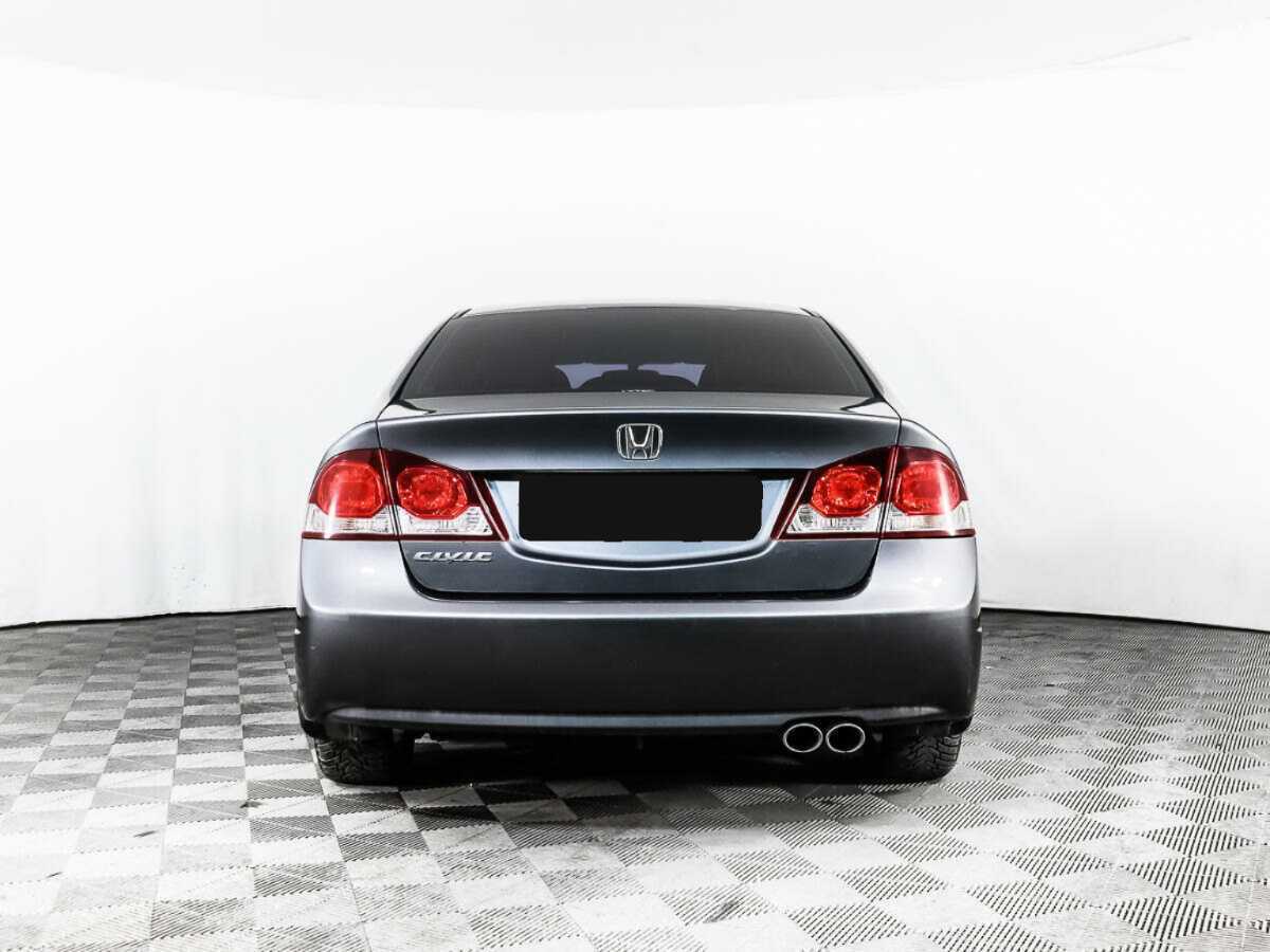Honda Civic с пробегом — 2010 год. Фото: #5