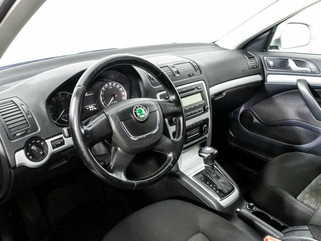 Skoda Octavia с пробегом — 2010 год. Фото: #10