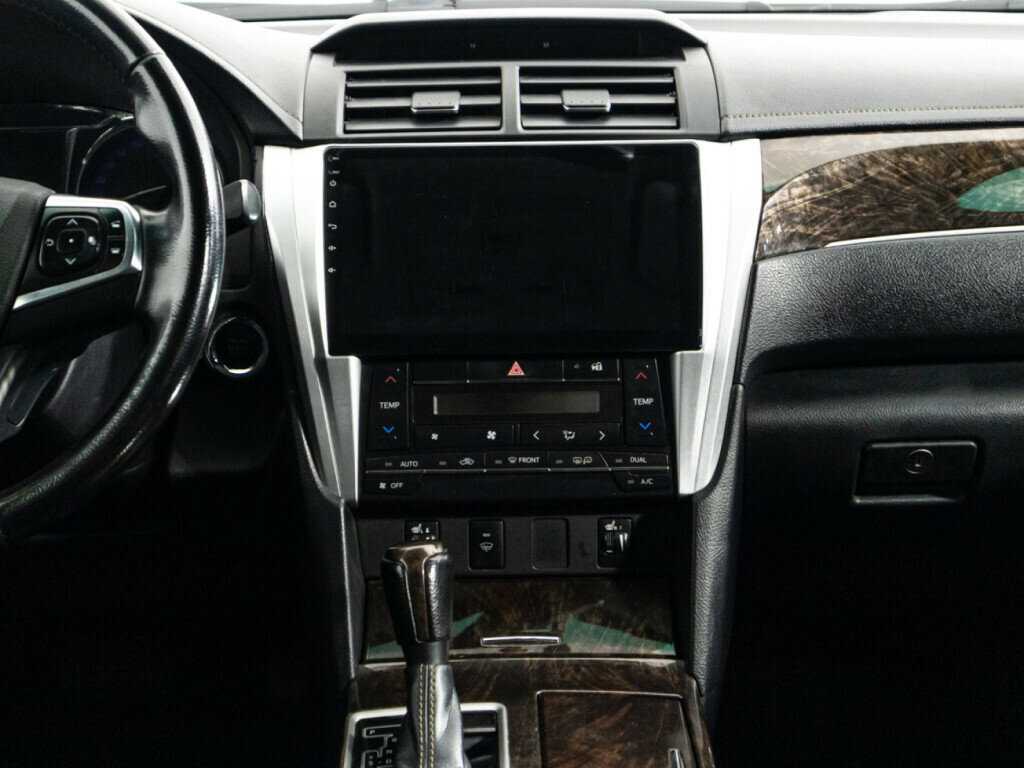 Toyota Camry с пробегом — 2018 год. Фото: #13