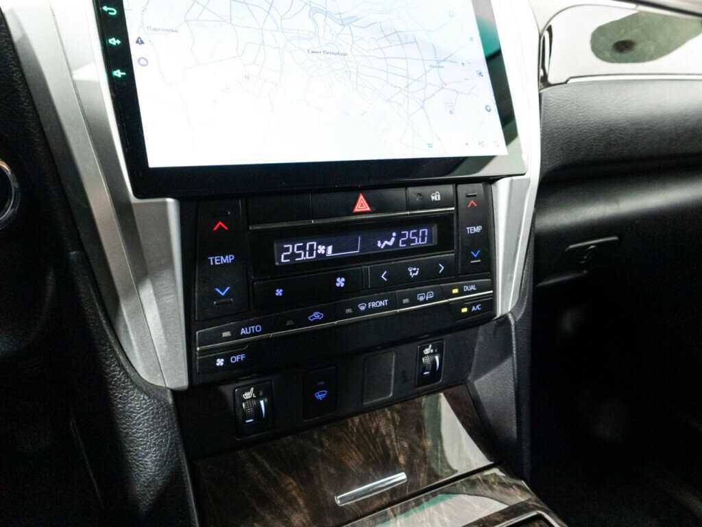 Toyota Camry с пробегом — 2018 год. Фото: #16