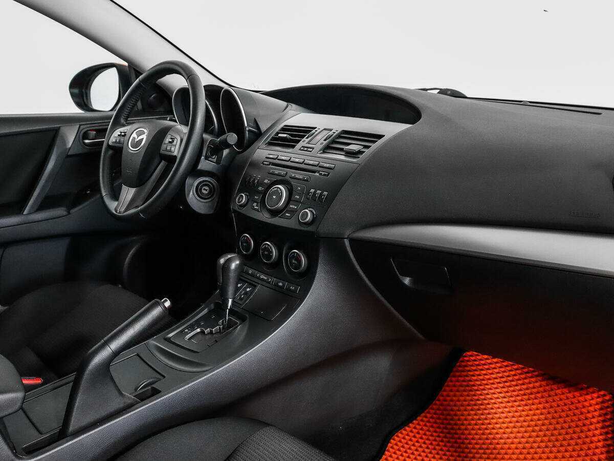 Mazda 3 с пробегом — 2012 год. Фото: #10