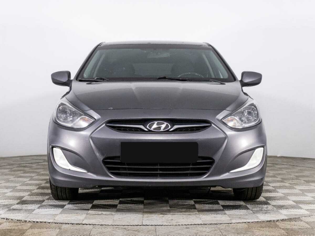 Hyundai Solaris с пробегом — 2011 год. Фото: #1