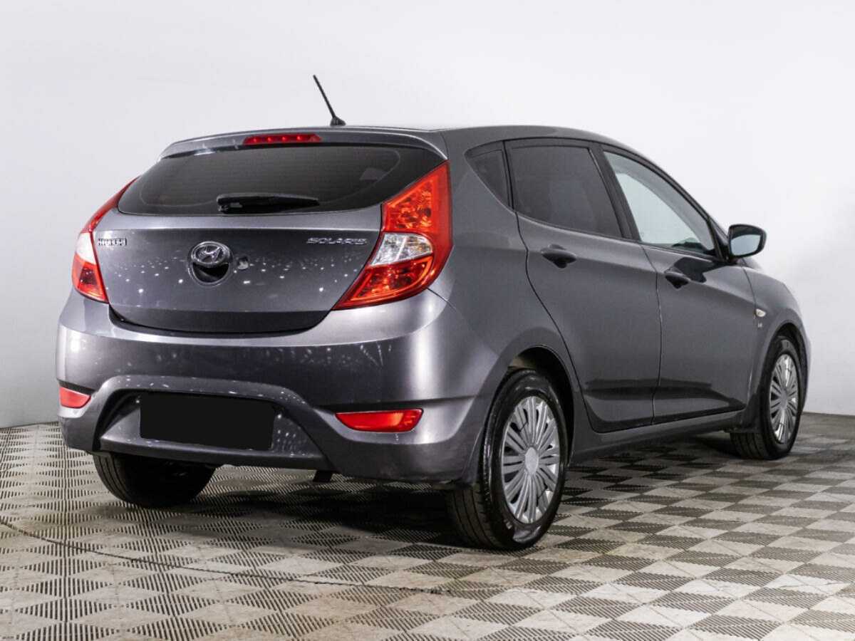 Hyundai Solaris с пробегом — 2011 год. Фото: #4