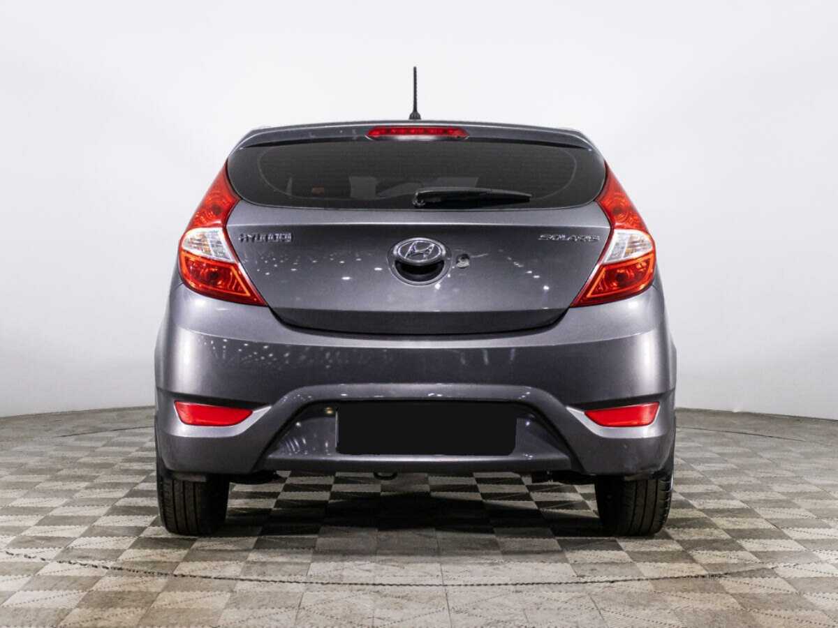 Hyundai Solaris с пробегом — 2011 год. Фото: #5