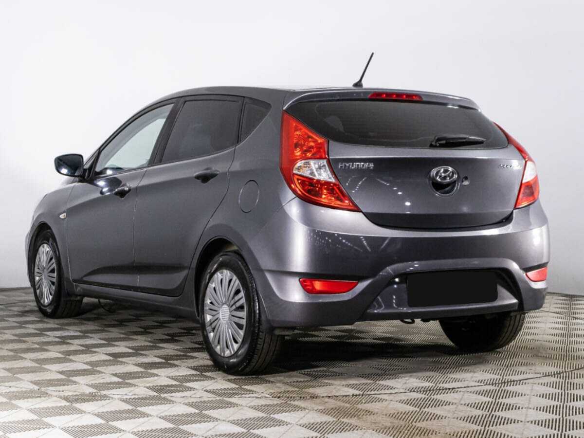 Hyundai Solaris с пробегом — 2011 год. Фото: #6