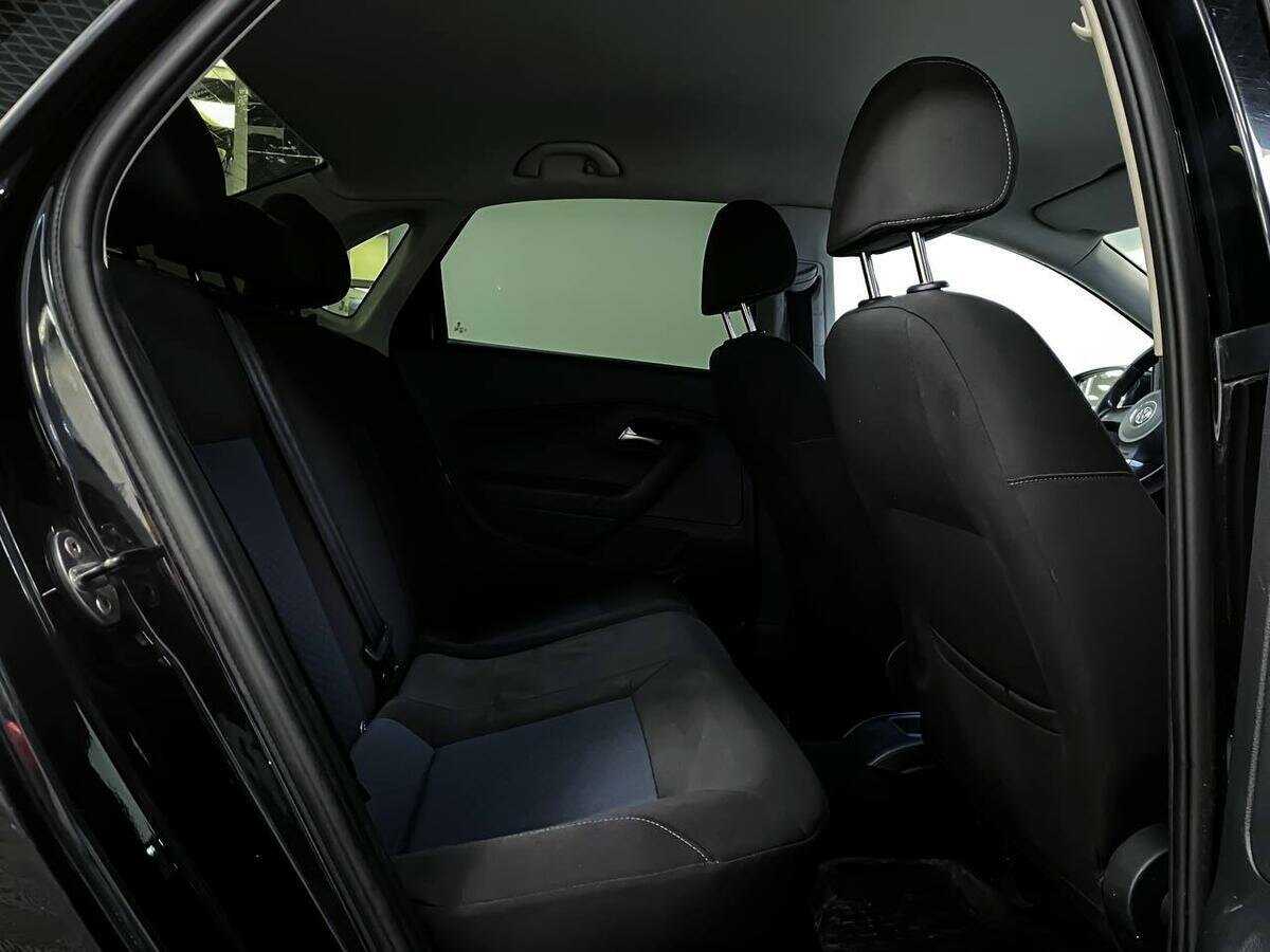 Volkswagen Polo с пробегом — 2013 год. Фото: #12