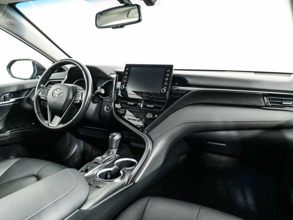 Toyota Camry с пробегом — 2021 год. Фото: #8