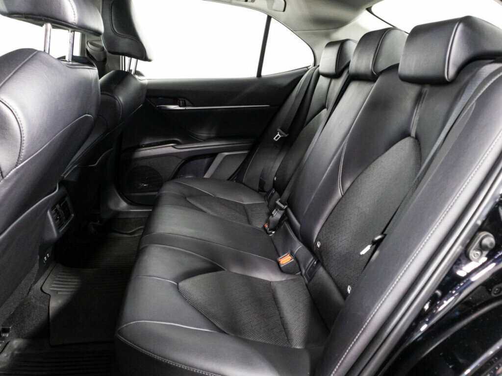 Toyota Camry с пробегом — 2021 год. Фото: #9