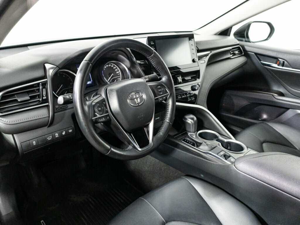 Toyota Camry с пробегом — 2021 год. Фото: #10