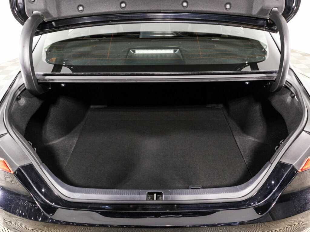 Toyota Camry с пробегом — 2021 год. Фото: #14