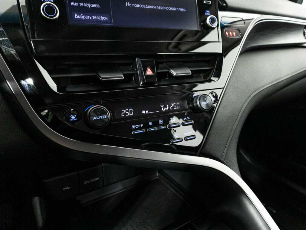 Toyota Camry с пробегом — 2021 год. Фото: #17