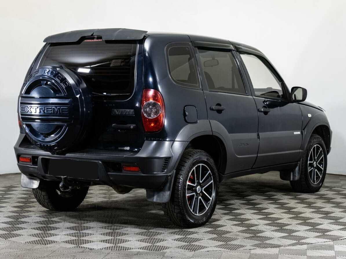 Chevrolet Niva с пробегом — 2011 год. Фото: #4