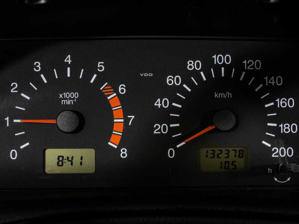 Chevrolet Niva с пробегом — 2011 год. Фото: #13