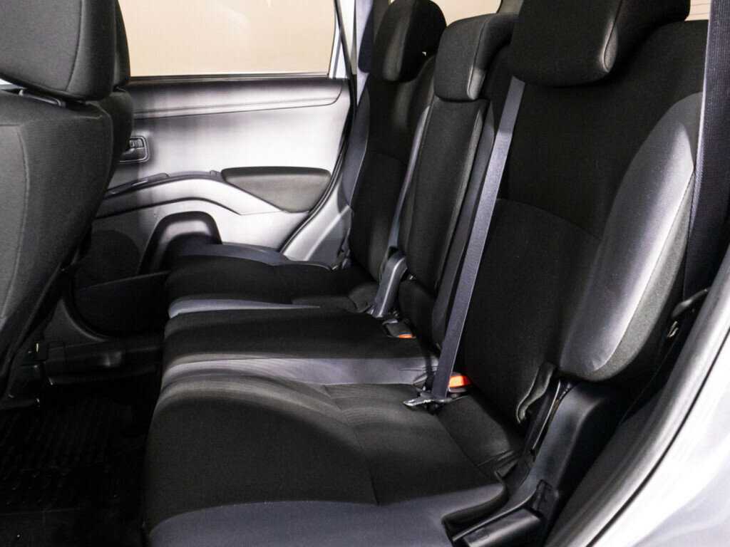 Mitsubishi Outlander с пробегом — 2011 год. Фото: #9