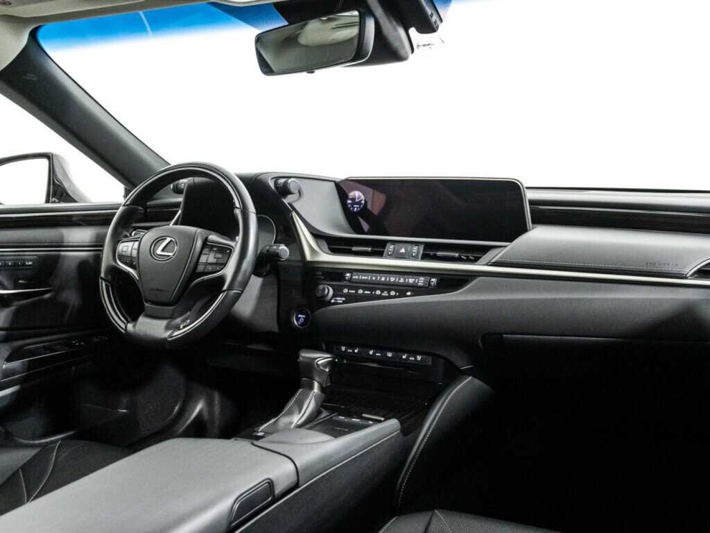Lexus ES с пробегом — 2020 год. Фото: #8