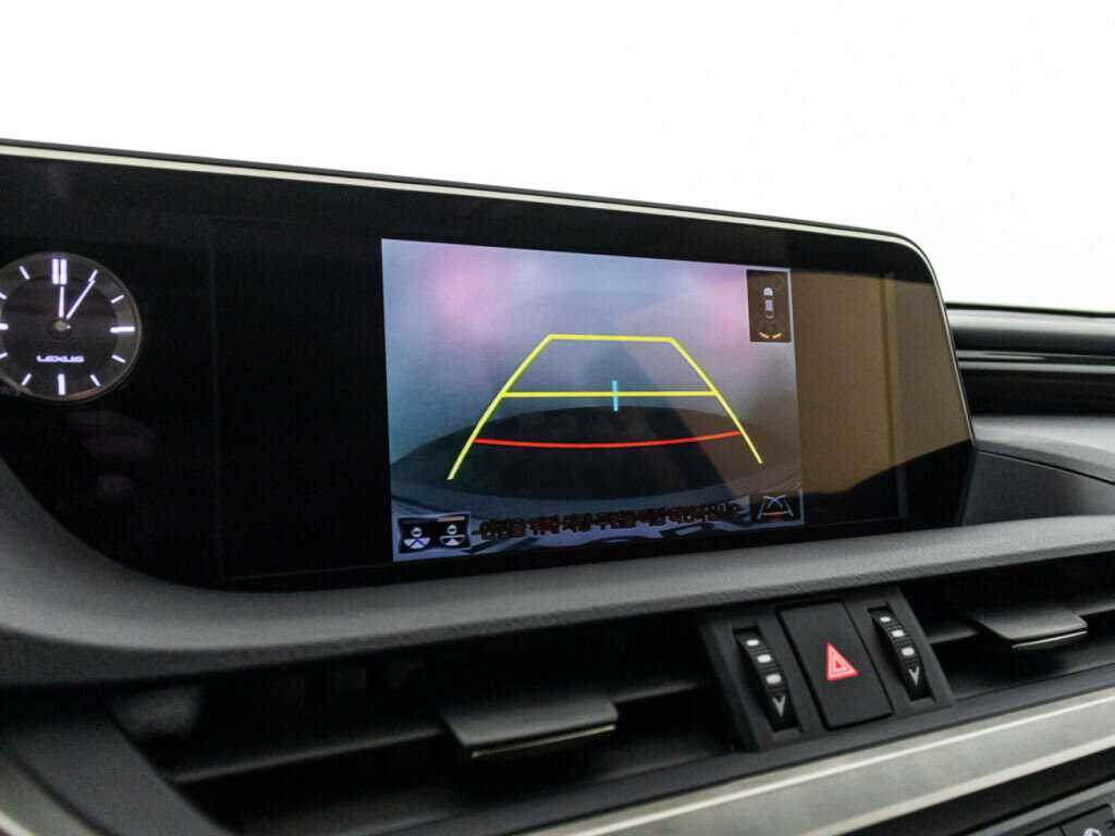 Lexus ES с пробегом — 2020 год. Фото: #17