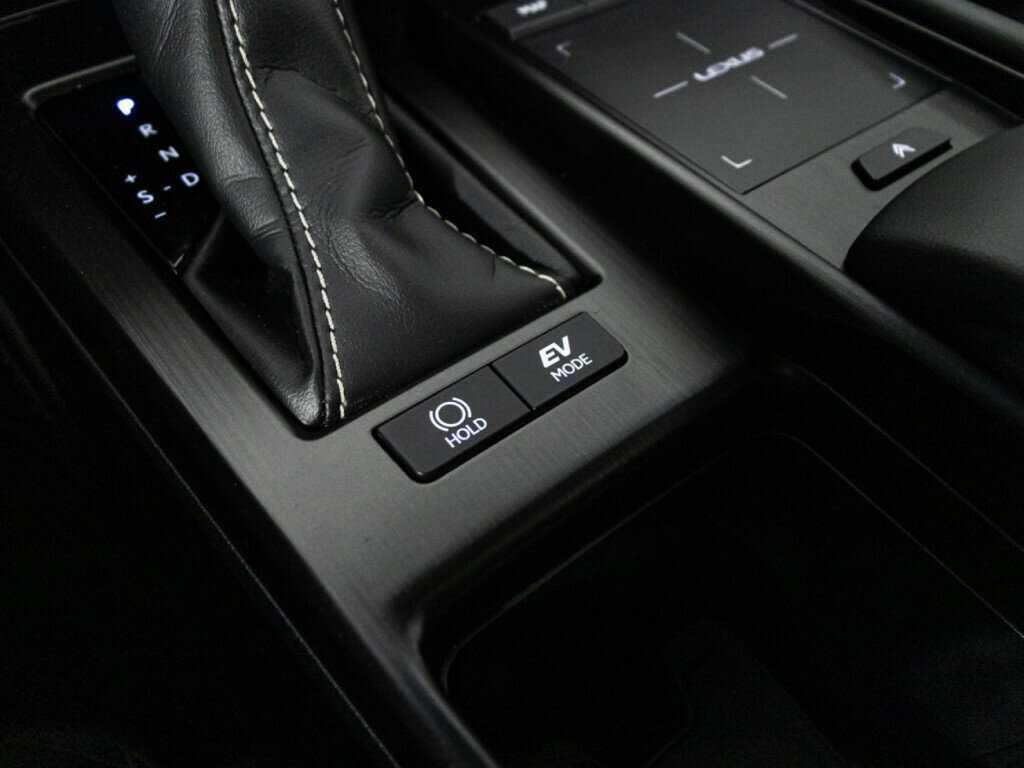 Lexus ES с пробегом — 2020 год. Фото: #20