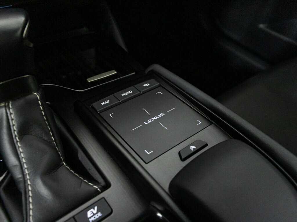 Lexus ES с пробегом — 2020 год. Фото: #21