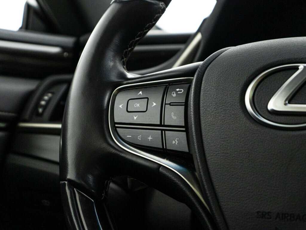 Lexus ES с пробегом — 2020 год. Фото: #27