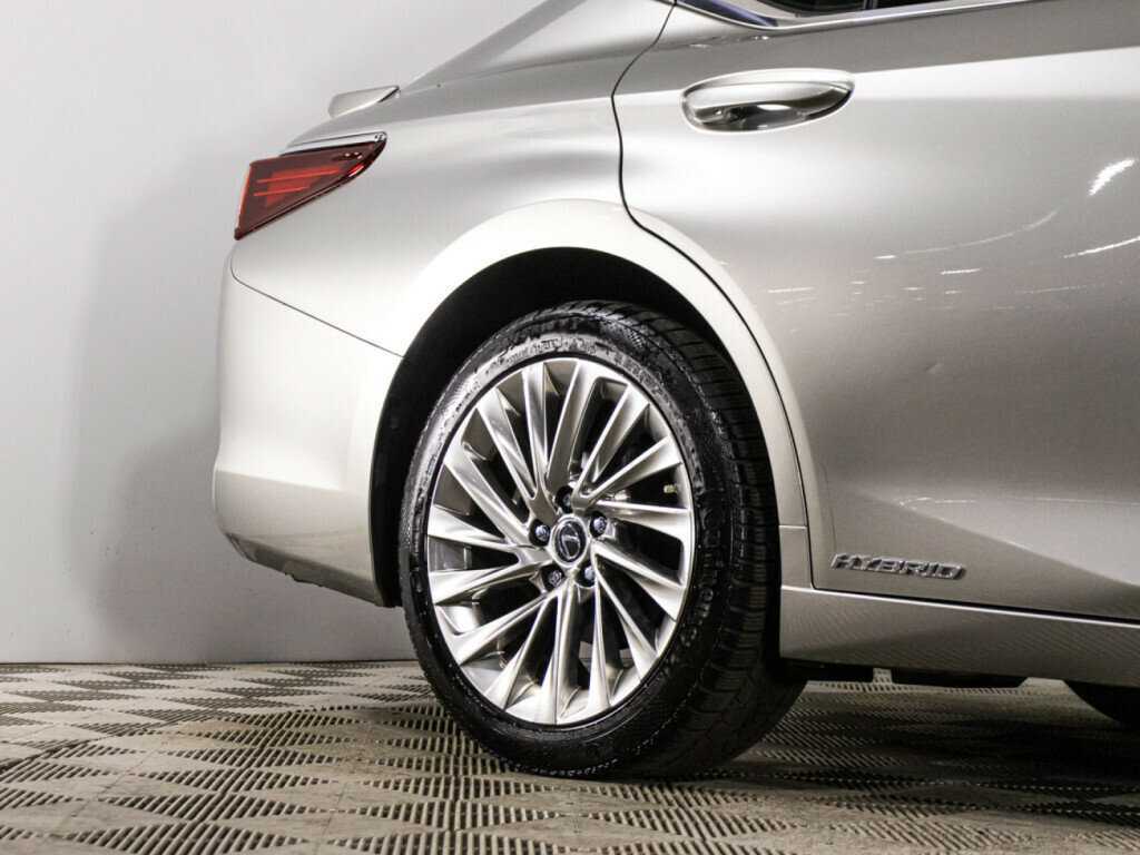 Lexus ES с пробегом — 2020 год. Фото: #30