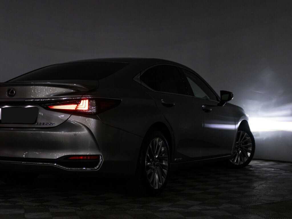 Lexus ES с пробегом — 2020 год. Фото: #32