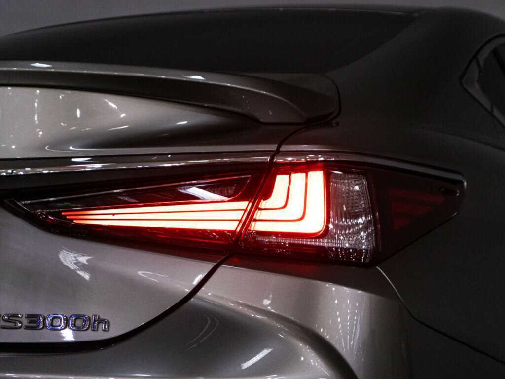 Lexus ES с пробегом — 2020 год. Фото: #33