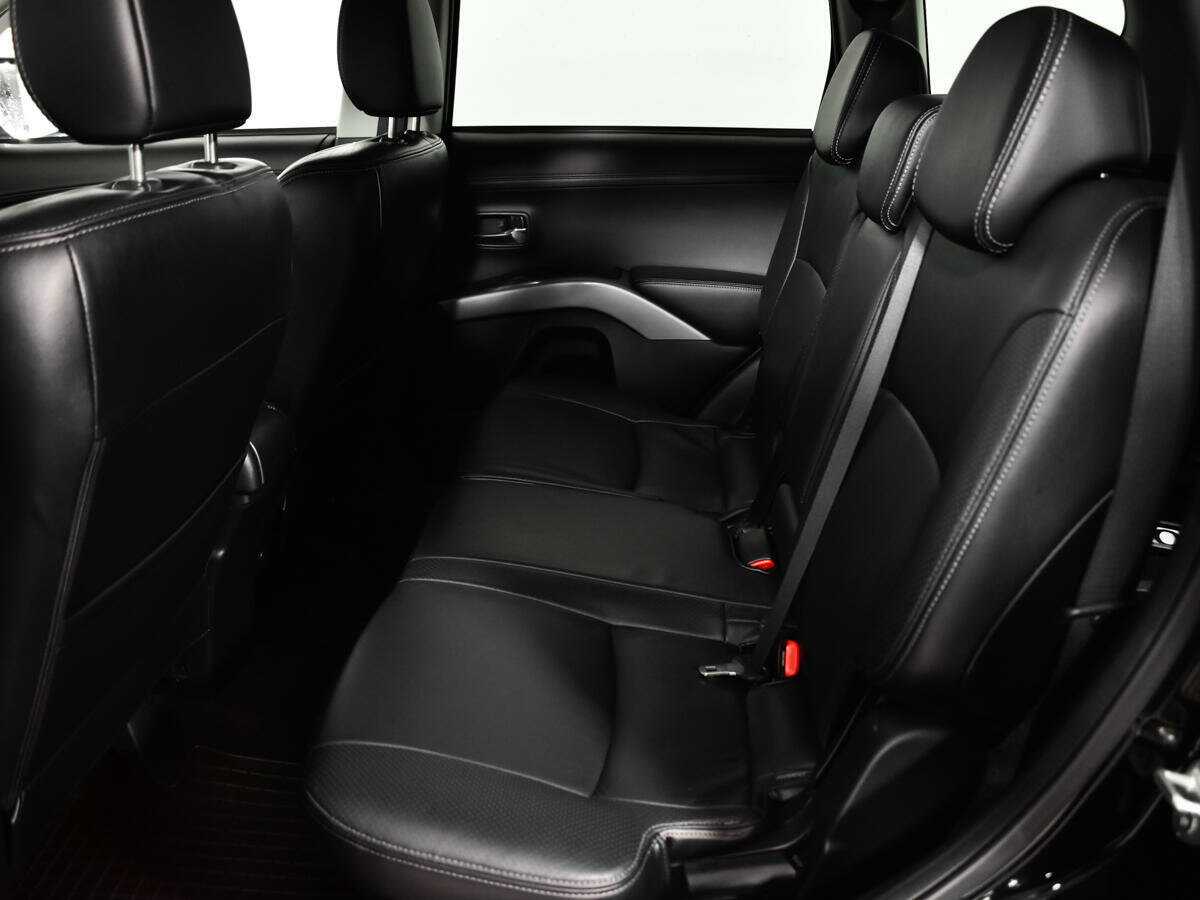 Mitsubishi Outlander с пробегом — 2011 год. Фото: #4