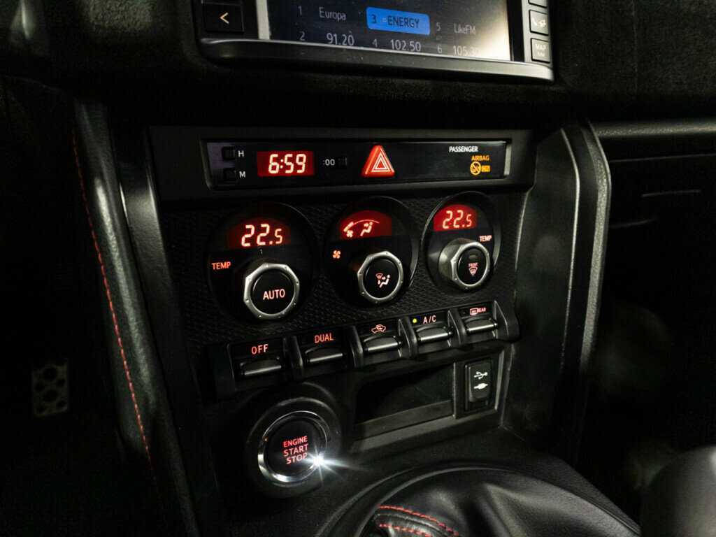 Toyota GT86 с пробегом — 2012 год. Фото: #14