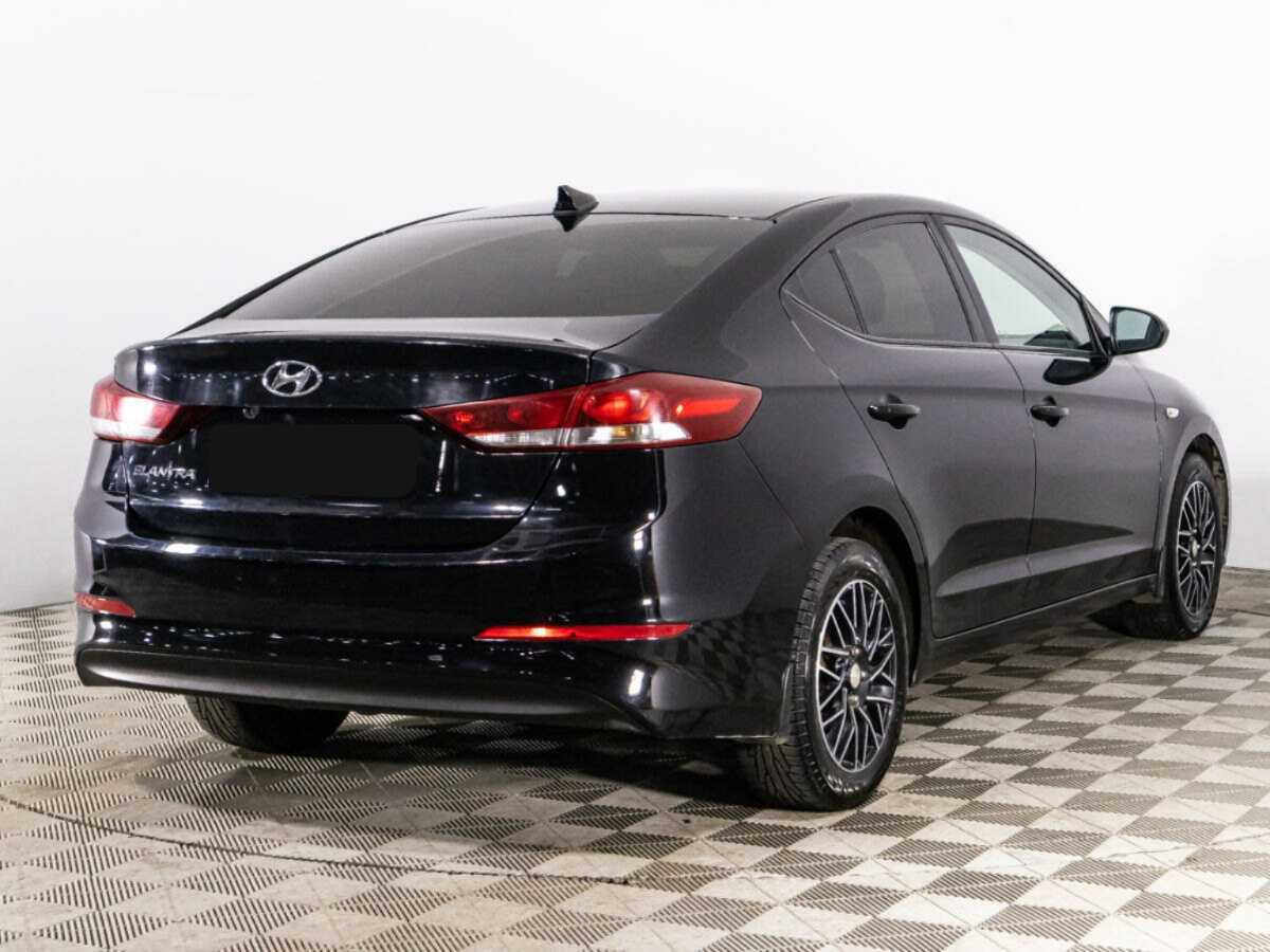 Hyundai Elantra с пробегом — 2017 год. Фото: #4