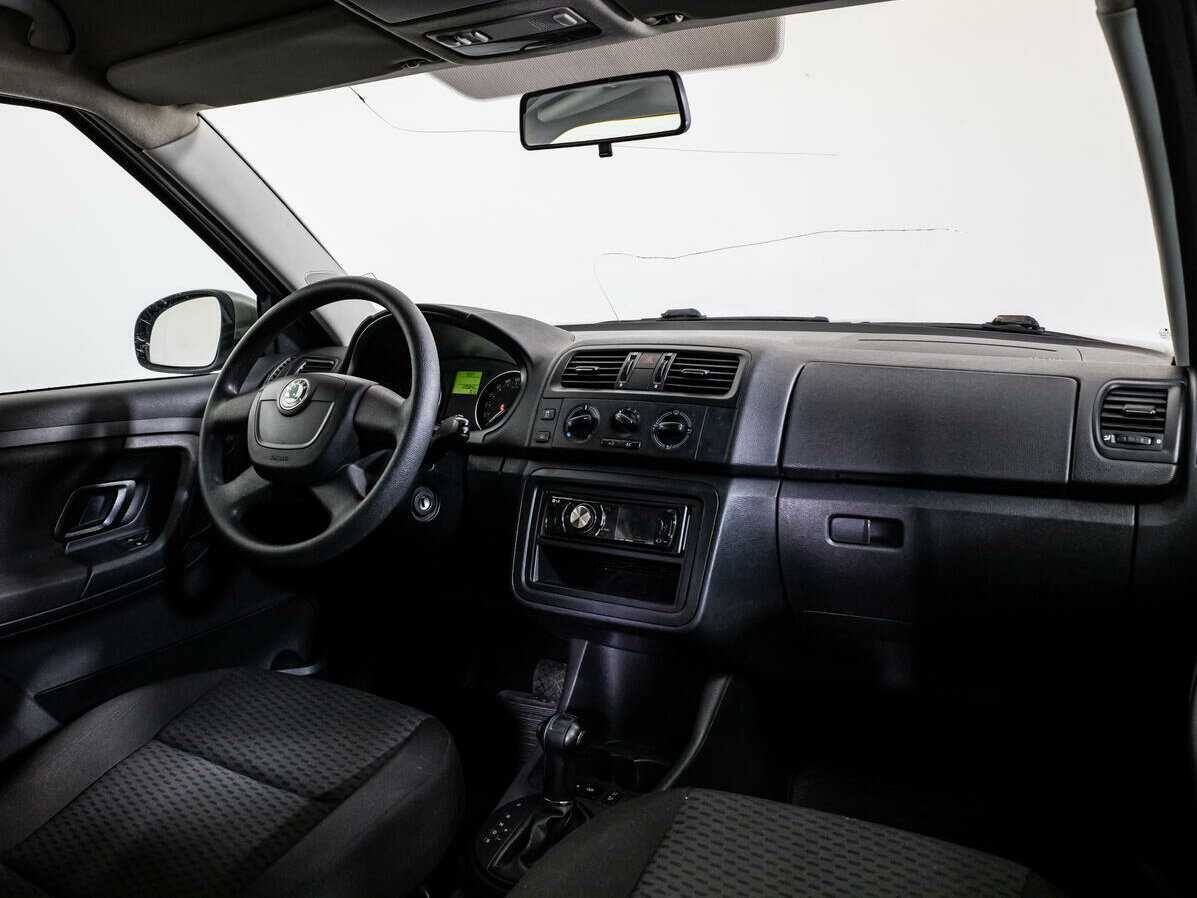 Skoda Fabia с пробегом — 2011 год. Фото: #8