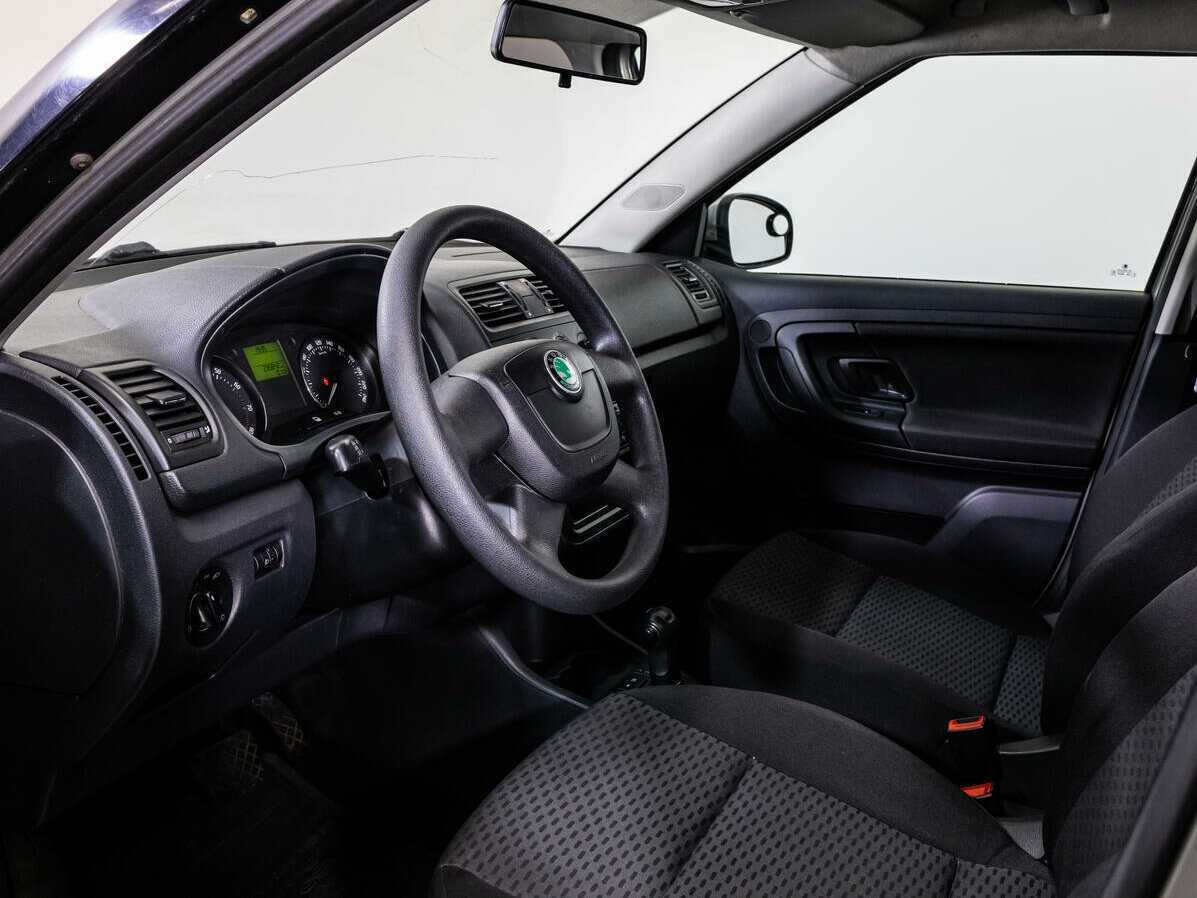 Skoda Fabia с пробегом — 2011 год. Фото: #10